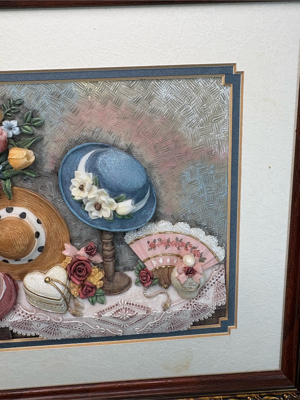 Vintage 3D Resin Collage Wall Art / Floral/ Hats / Tulips - Picture 3 of 8